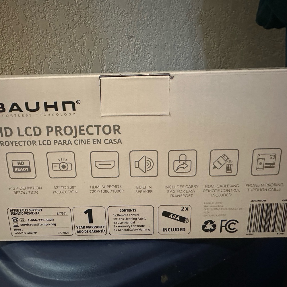 White HD LCD Projector - Picture 4 of 4